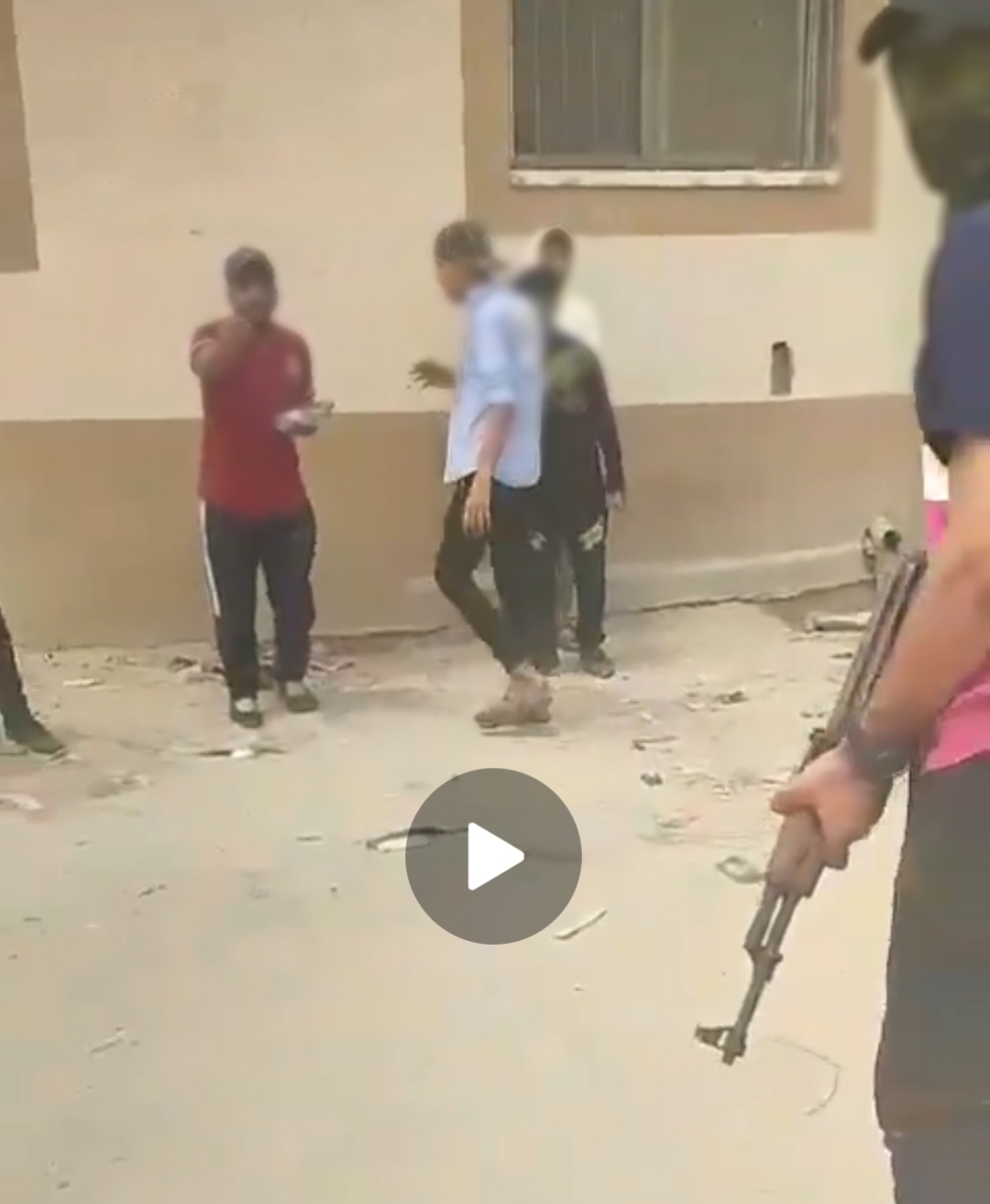 اطلاق ౹ڷـنـاɹ على لصوص متهمين بالسطو على المنازل المخلاه في مناطق حي الجنينة شرق رفح! 1 لصوص
