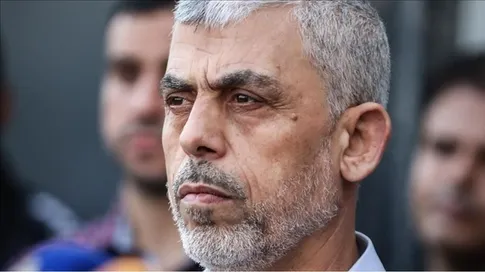 "الشوك والقرنفل".. رواية السنوار التي كتبها في السجن قبل انتشار اسمه 2 الشوك والقرنفل